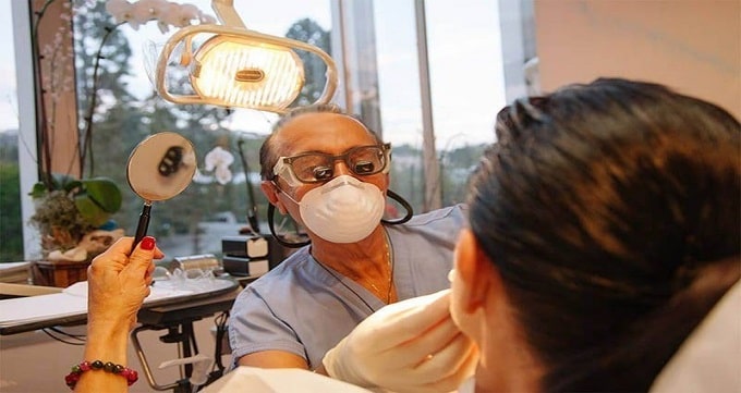  بهترین دندانپزشک در ایران چه خدماتی ارائه می کند؟