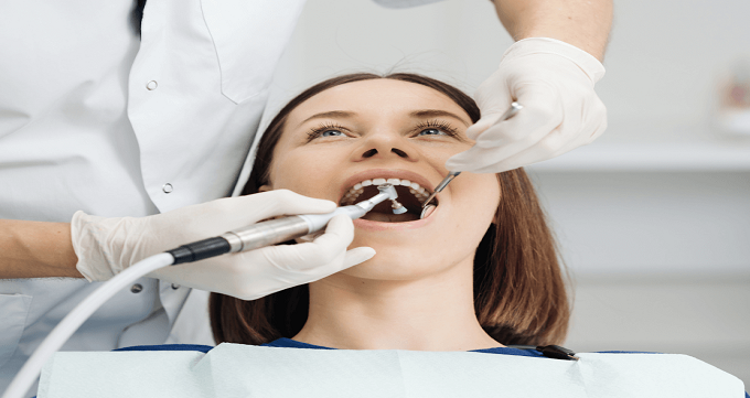 انواع خدمات ارائه شده توسط جراح دندانپزشک