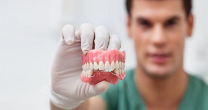 کاربرد پروتز دندانی