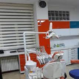 پلی کلینیک تخصصی دندانپزشکی آدینه