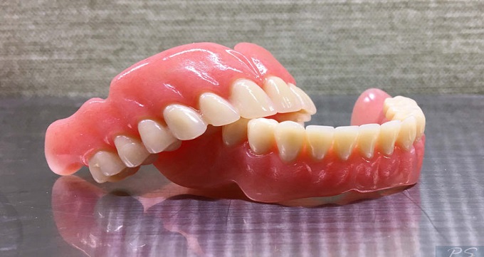 مراقبت های لازم از پروتزهای دندانی