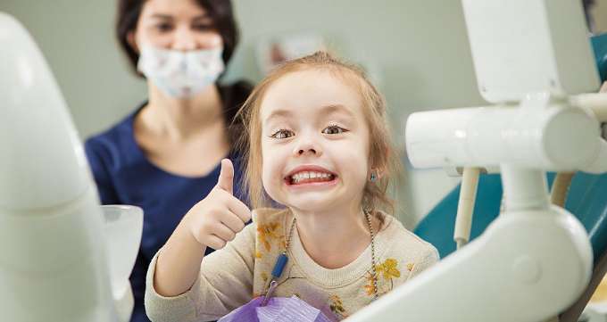 اهمیت مراجعه منظم به بهترین دندانپزشک کودکان 