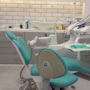 کلینیک دندانپزشکی آریا